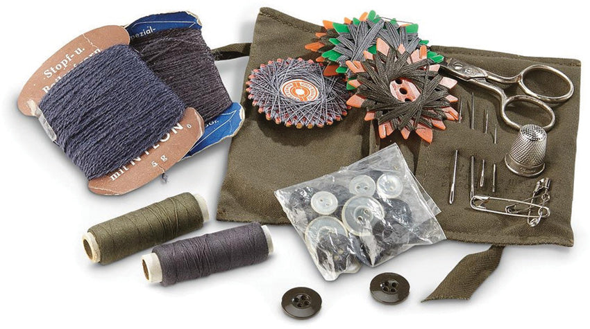 German Sewing Kit Used - M4672